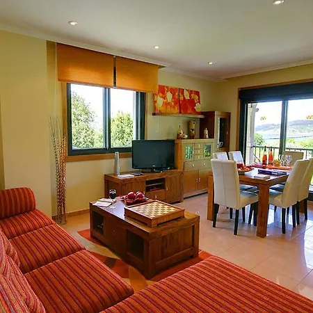 Sleeps 12 Pool Wifi Vila