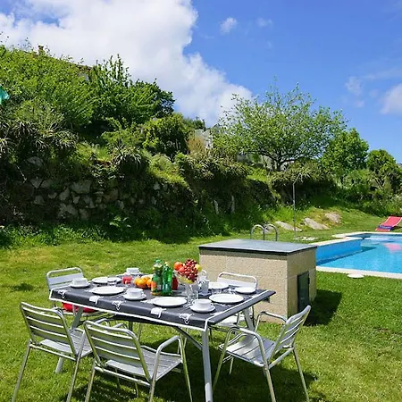 Sleeps 12 Pool Wifi Vila